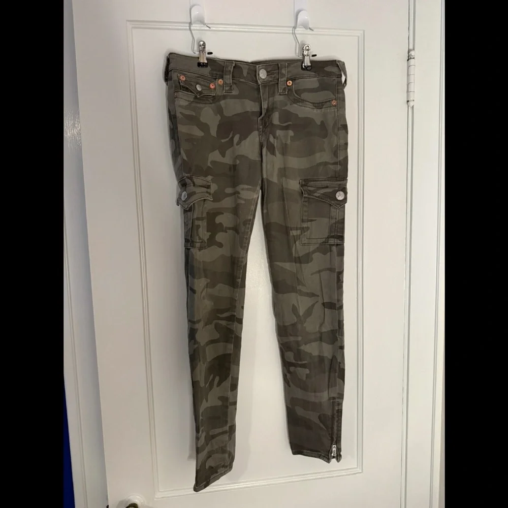 True Religion Khaki Cargo Leggings - Picture 1 of 3